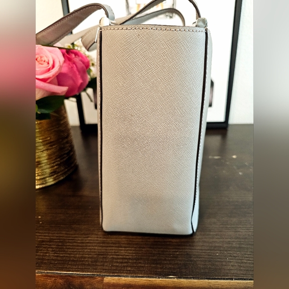 Michael kors handbag Saffiano leather bag. Gray with silver hardware. - Picture 4 of 10